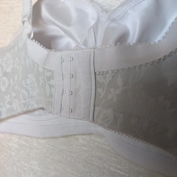Playtex 44DD Woman Bra Wireless Comfort Strap White 18 Hour Line New - Picture 5 of 9